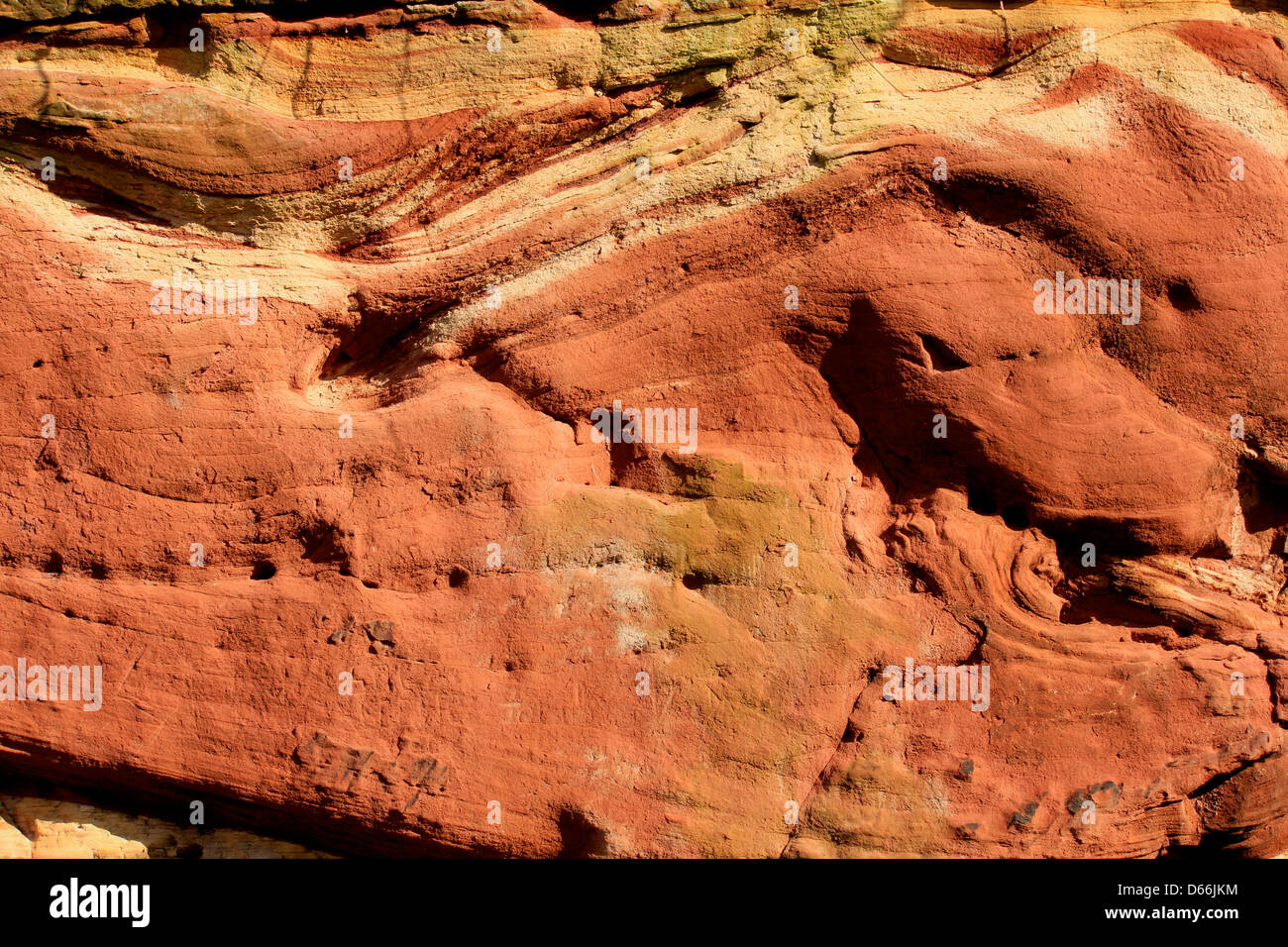 Hermoso ejemplo de geológicas plegadas nuevos estratos de arenisca roja en Chester, Reino Unido Foto de stock