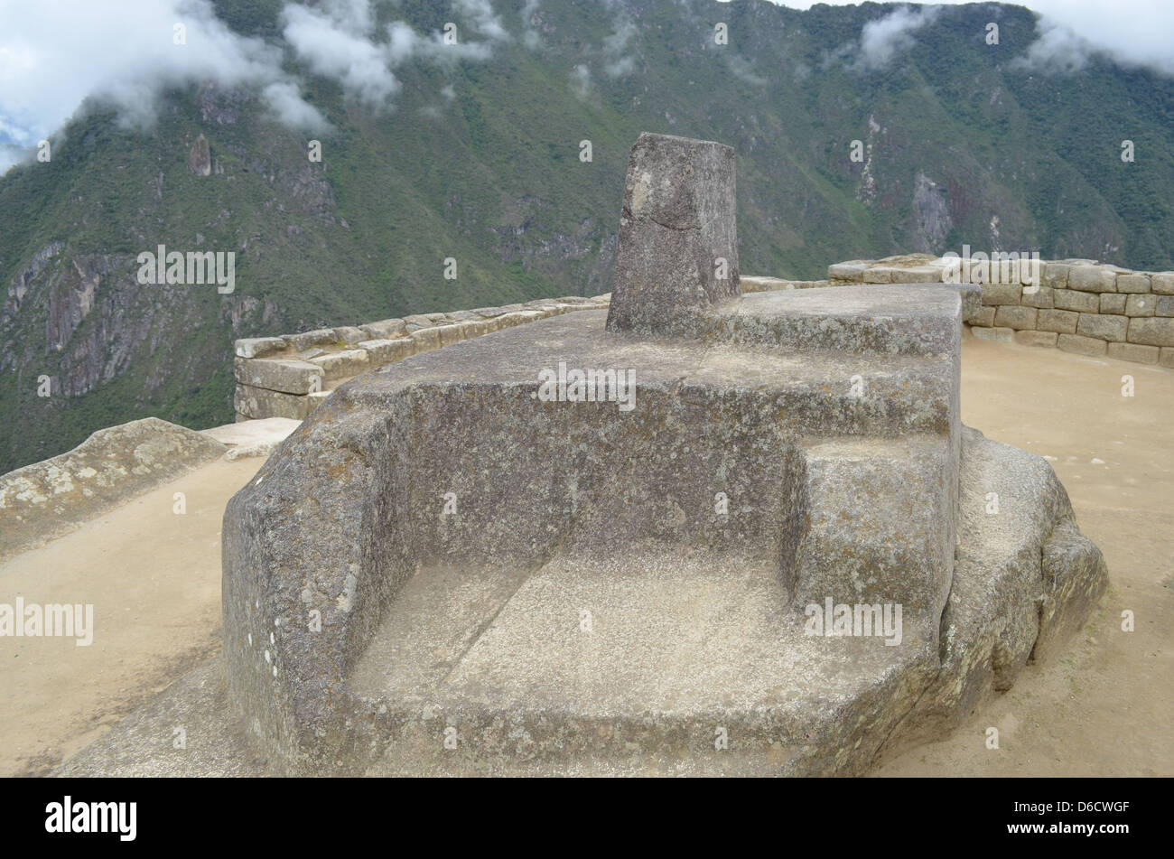 El Intihuatana, o piedra sagrada de Machu Picchu Fotografía de stock