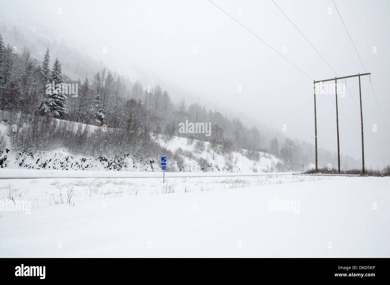 Cubiertas de nieve Anchorage, Alaska, Seward Highway Foto de stock