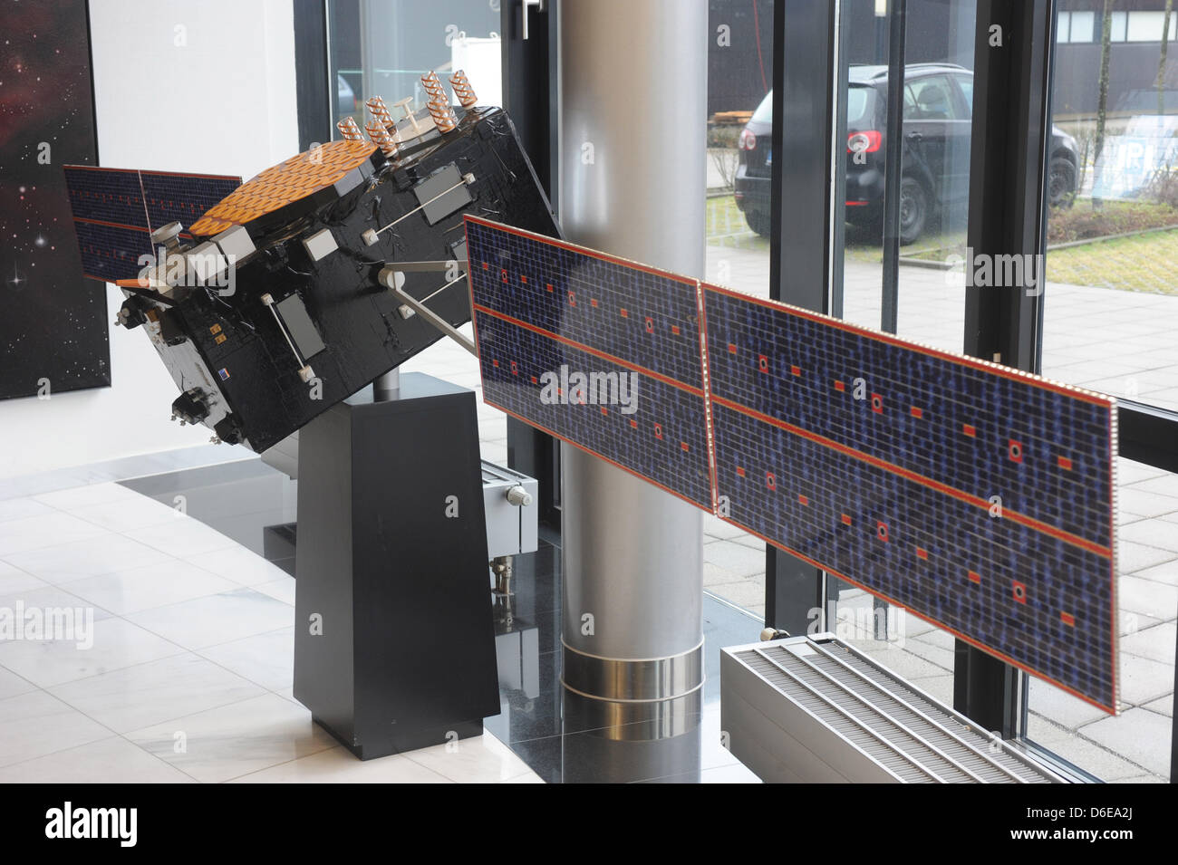 Sistema de navegación europeo galileo fotografías e imágenes de alta  resolución - Alamy