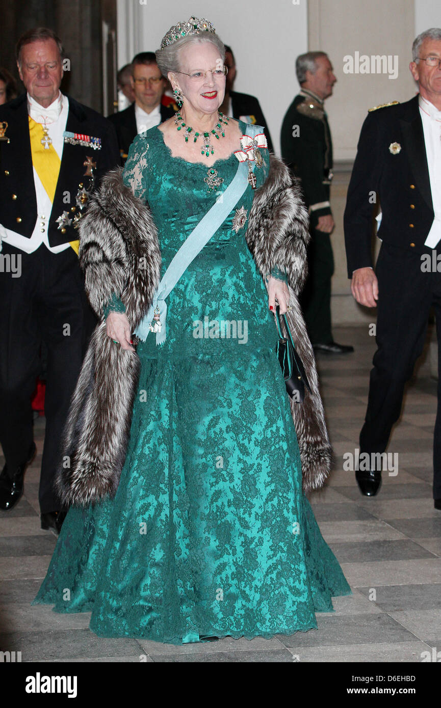 La reina Margarita de Dinamarca, asiste a una cena con el cuerpo diplomático para celebrar sus 40 años en el trono en Christiansborg Palace en Copenhague, Dinamarca, del 1 de febrero de 2012. Foto: Patrick van Katwijk/ PAÍSES BAJOS FUERA Foto de stock