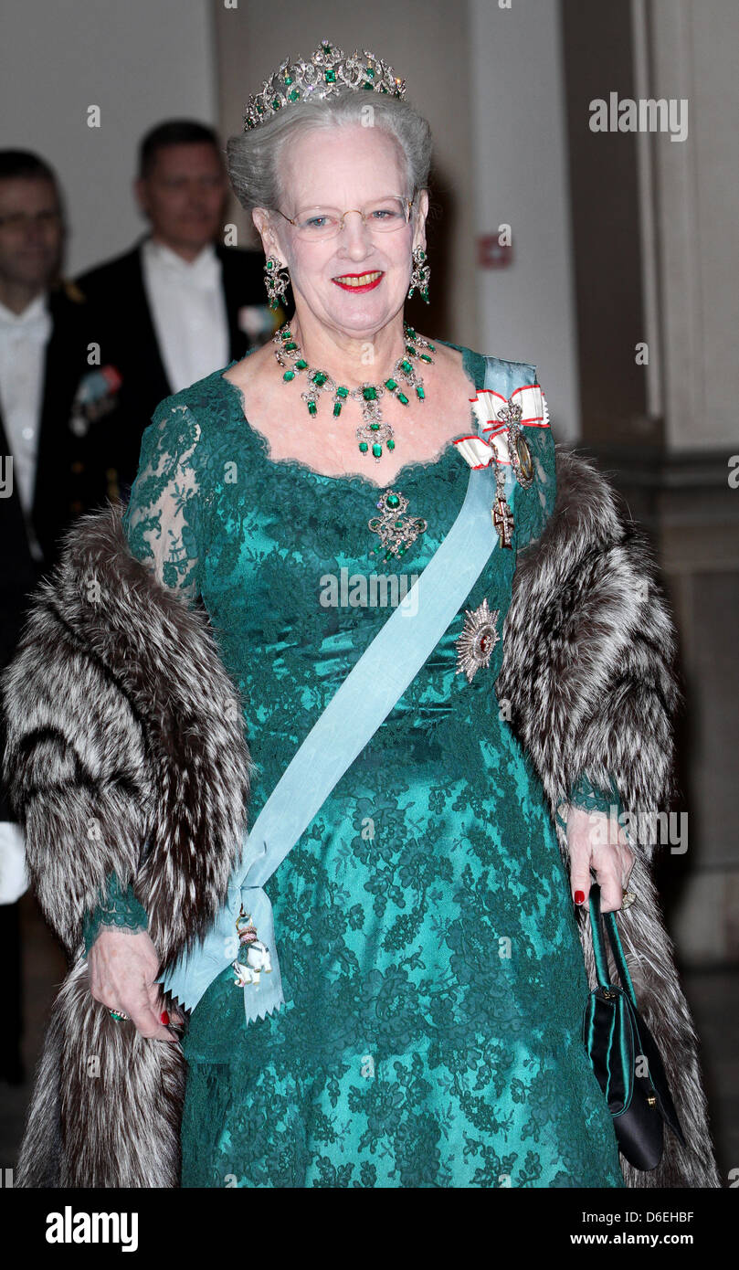 La reina Margarita de Dinamarca, asiste a una cena con el cuerpo diplomático para celebrar sus 40 años en el trono en Christiansborg Palace en Copenhague, Dinamarca, del 1 de febrero de 2012. Foto: Patrick van Katwijk/ PAÍSES BAJOS FUERA Foto de stock