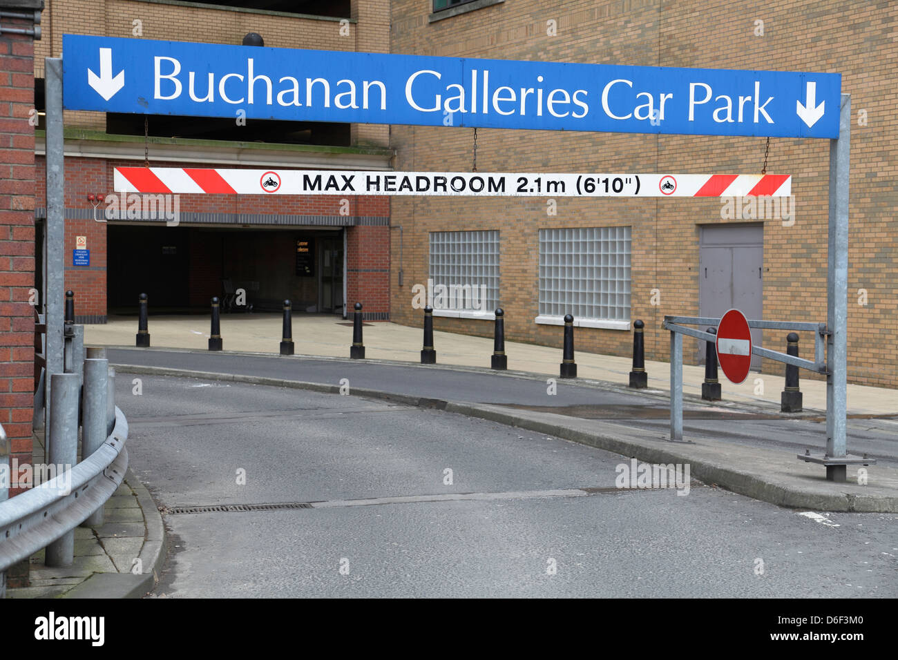 El aparcamiento de las Buchanan Galleries firmar en el centro de la ciudad de Glasgow, Escocia, Reino Unido Foto de stock