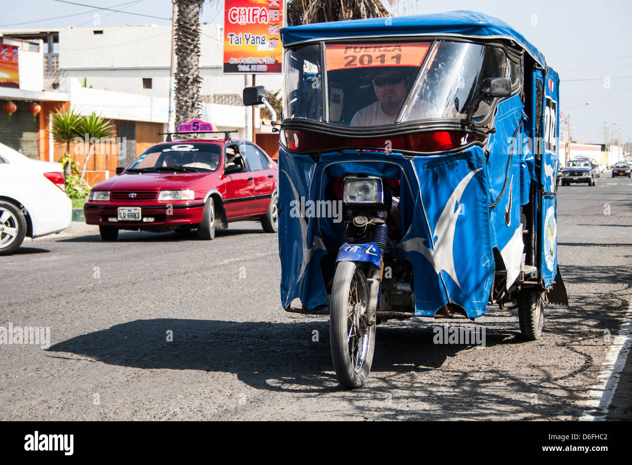 Moto taxi en Nuevo Chimbote Fotografía de stock - Alamy