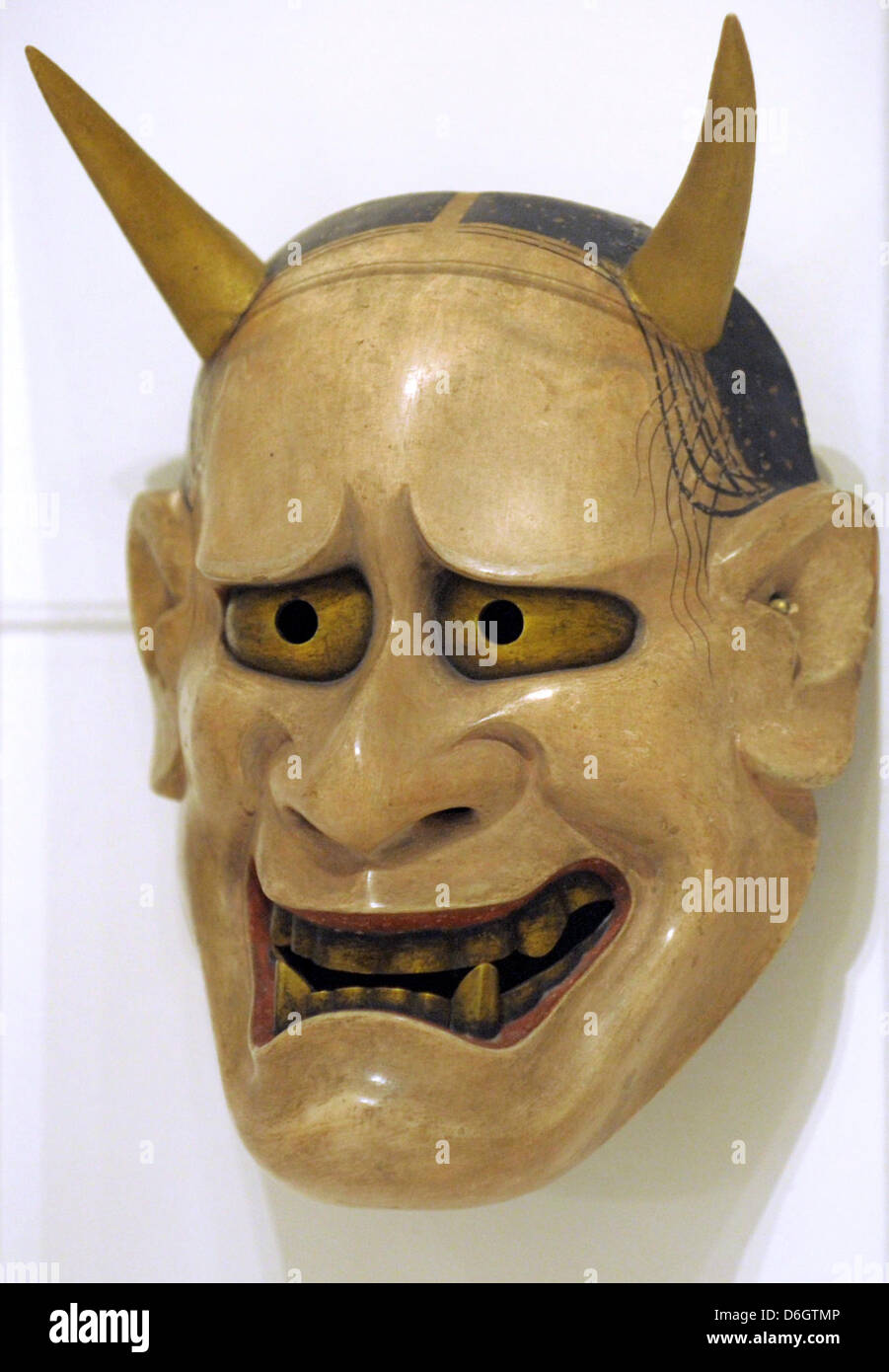 Hannya mask fotografías e imágenes de alta resolución Alamy