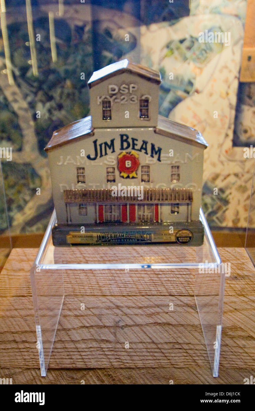 Coleccionable Stillhouse americano Jim Beam Bourbon decantador en pantalla en la Destilería Jim Beam en Clermont, Kentucky Foto de stock