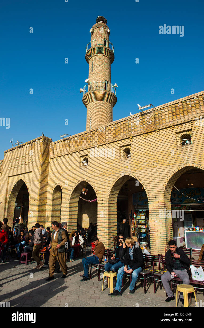 Enorme plaza con debajo de la ciudadela de Erbil (Hawler), capital de Irak, Kurdistán, Iraq, Oriente Medio Foto de stock