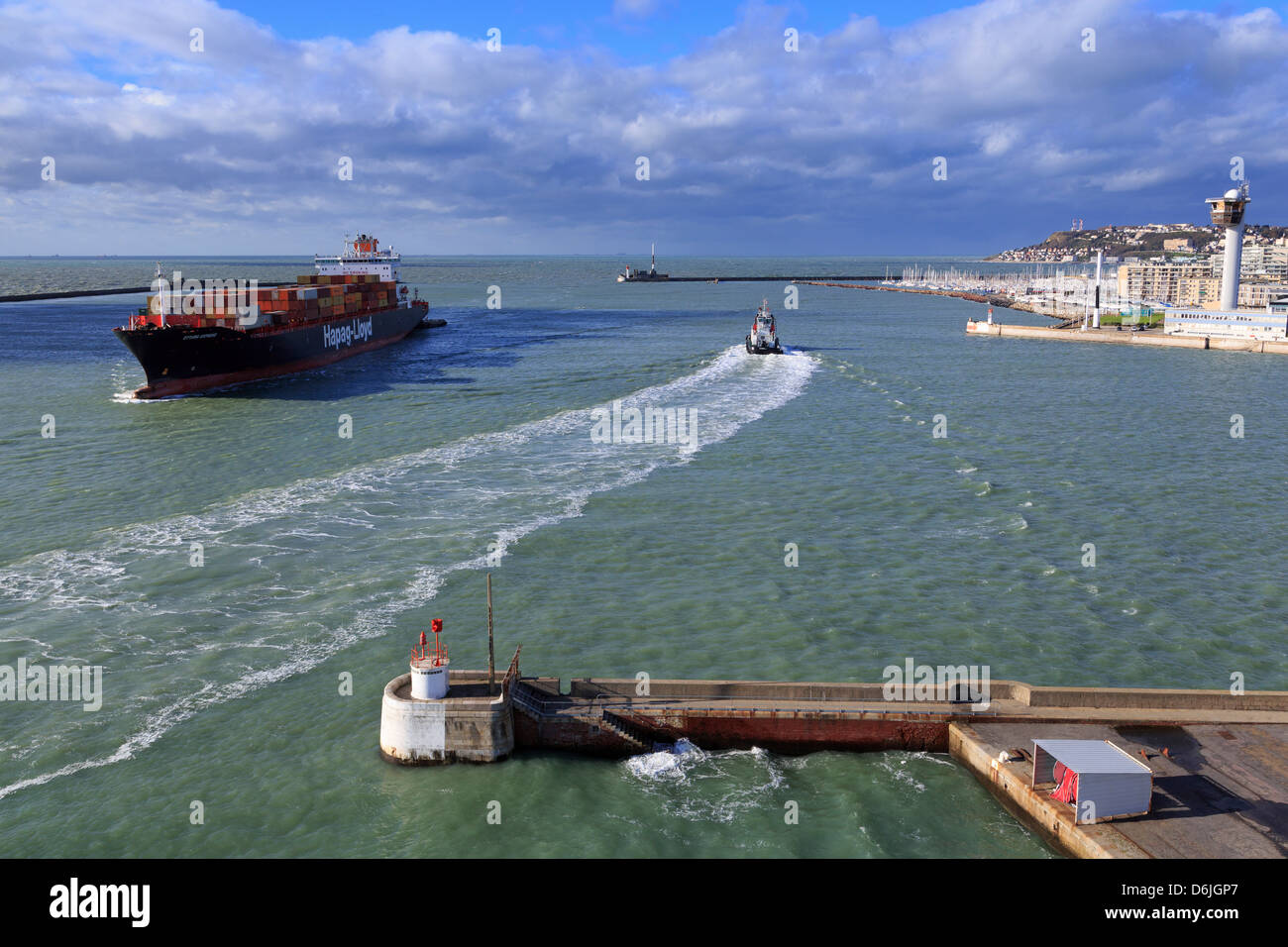 Buque en el puerto de Le Havre, Normandía, Francia, Europa Foto de stock