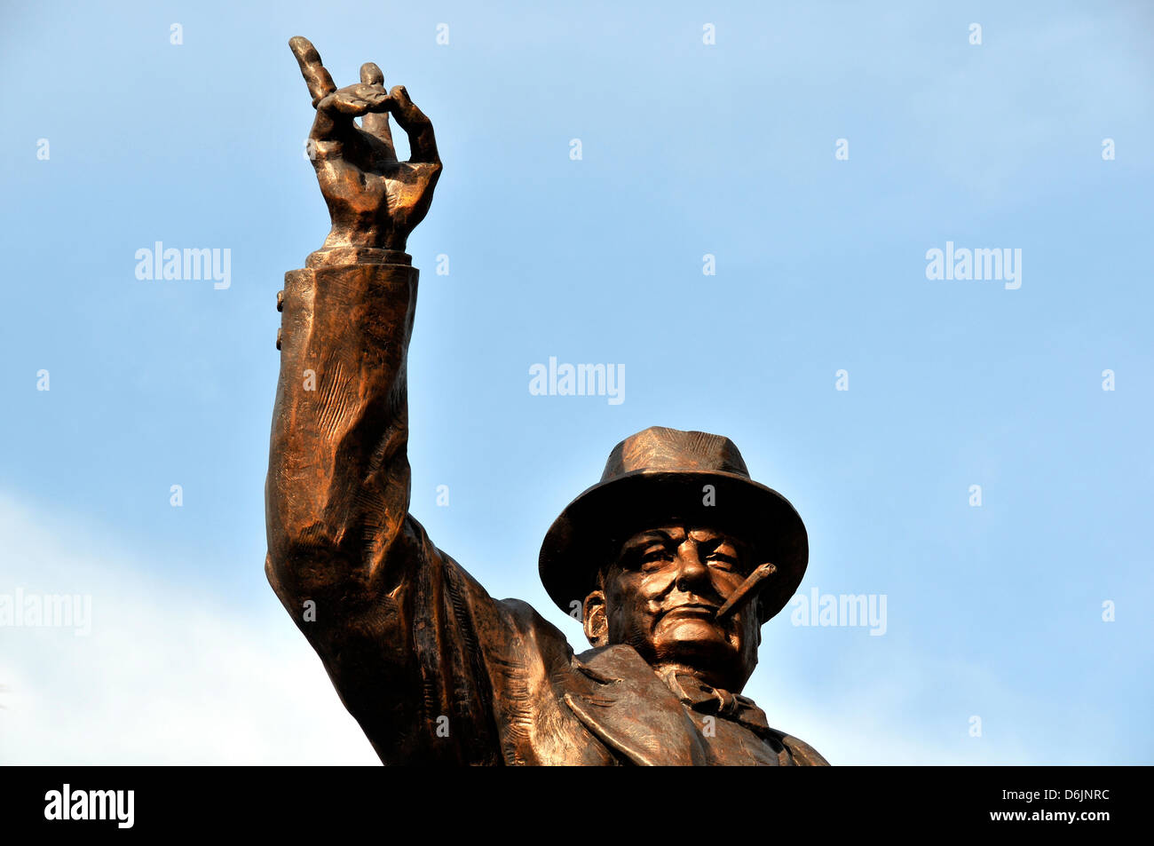 Sir Wiston Churchill estatua Parkview Square Singapore Foto de stock