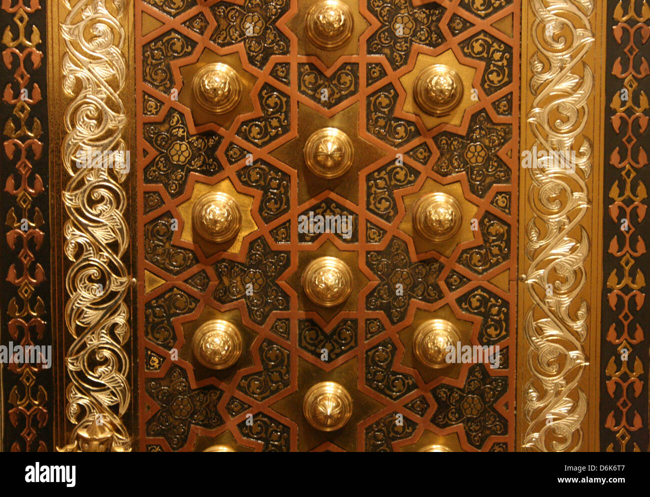 Maqueta de la antigua puerta de bronce Orientales en el Museo de Historia de la ciencia y la tecnología en el Islam en Estambul, Turquía Foto de stock