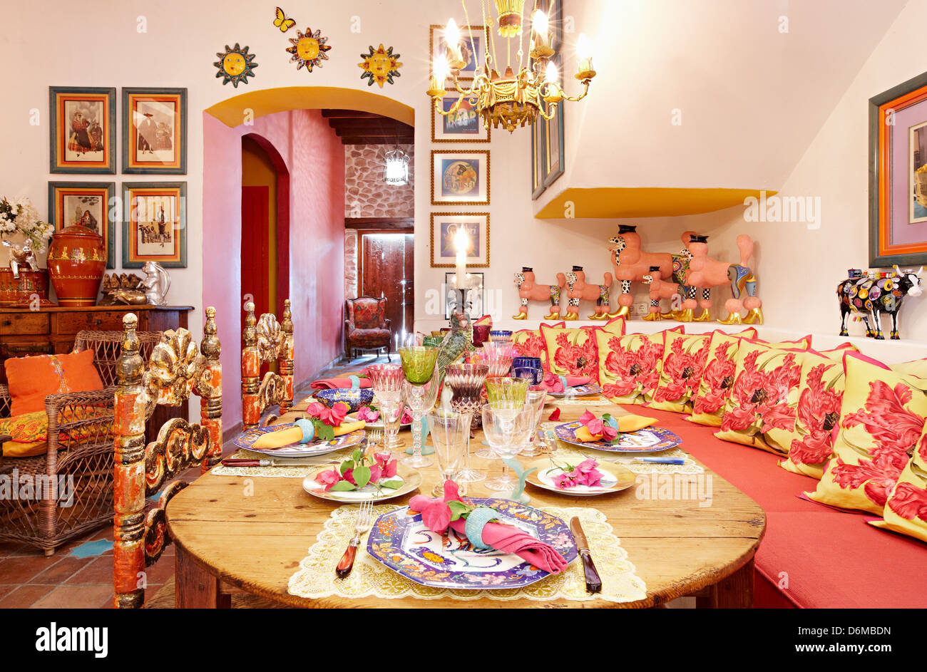 Cocina fideos locos divertido colores brillantes Beverly Feldman zapato diseñadores casa Alicante España Foto de stock