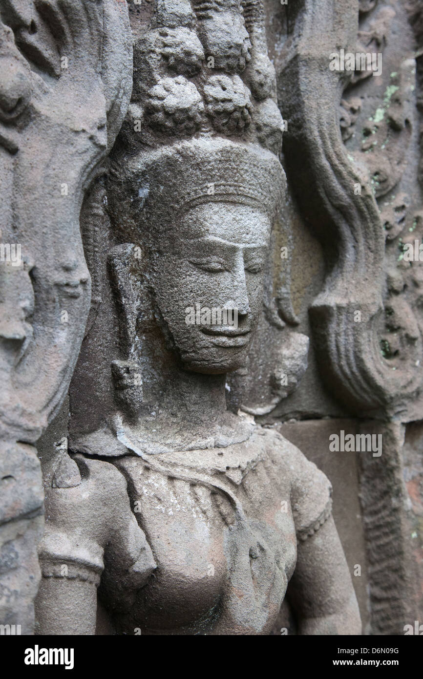 Angkor Wat, Camboya, representaciones figurativas de la cultura Khmer en las paredes del sistema Ta Prohm Foto de stock