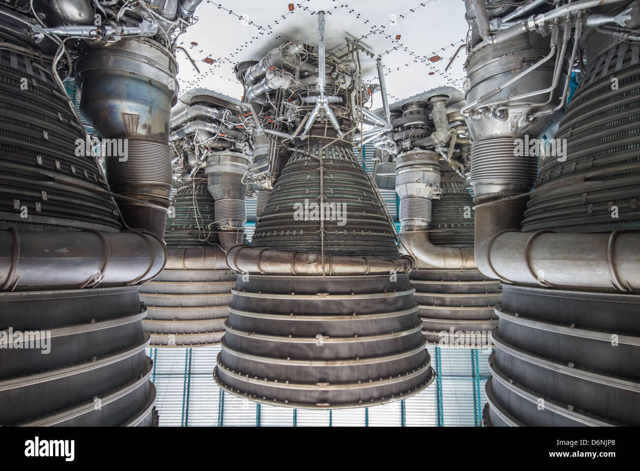 Motores de cohete Saturno V. en el Centro Espacial Kennedy, Florida. Foto de stock