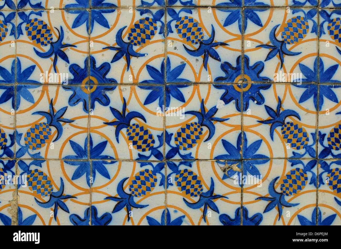 Los Azulejos De La Pared Colonial Con Pina Diseno Iquitos Peru
