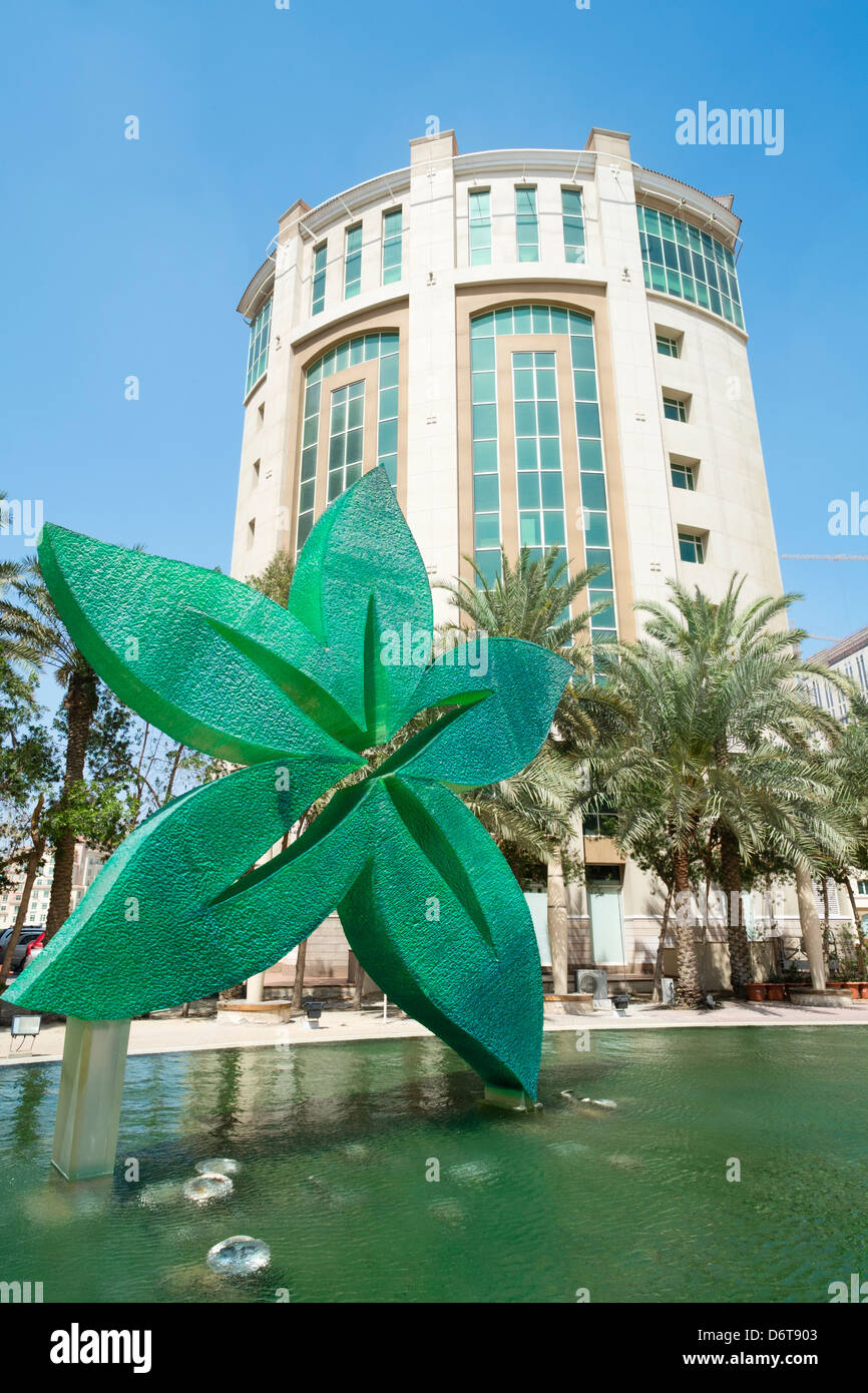 Ciudad sanitaria de distrito con muchos hospitales y centros sanitarios en Dubai, Emiratos Árabes Unidos Foto de stock