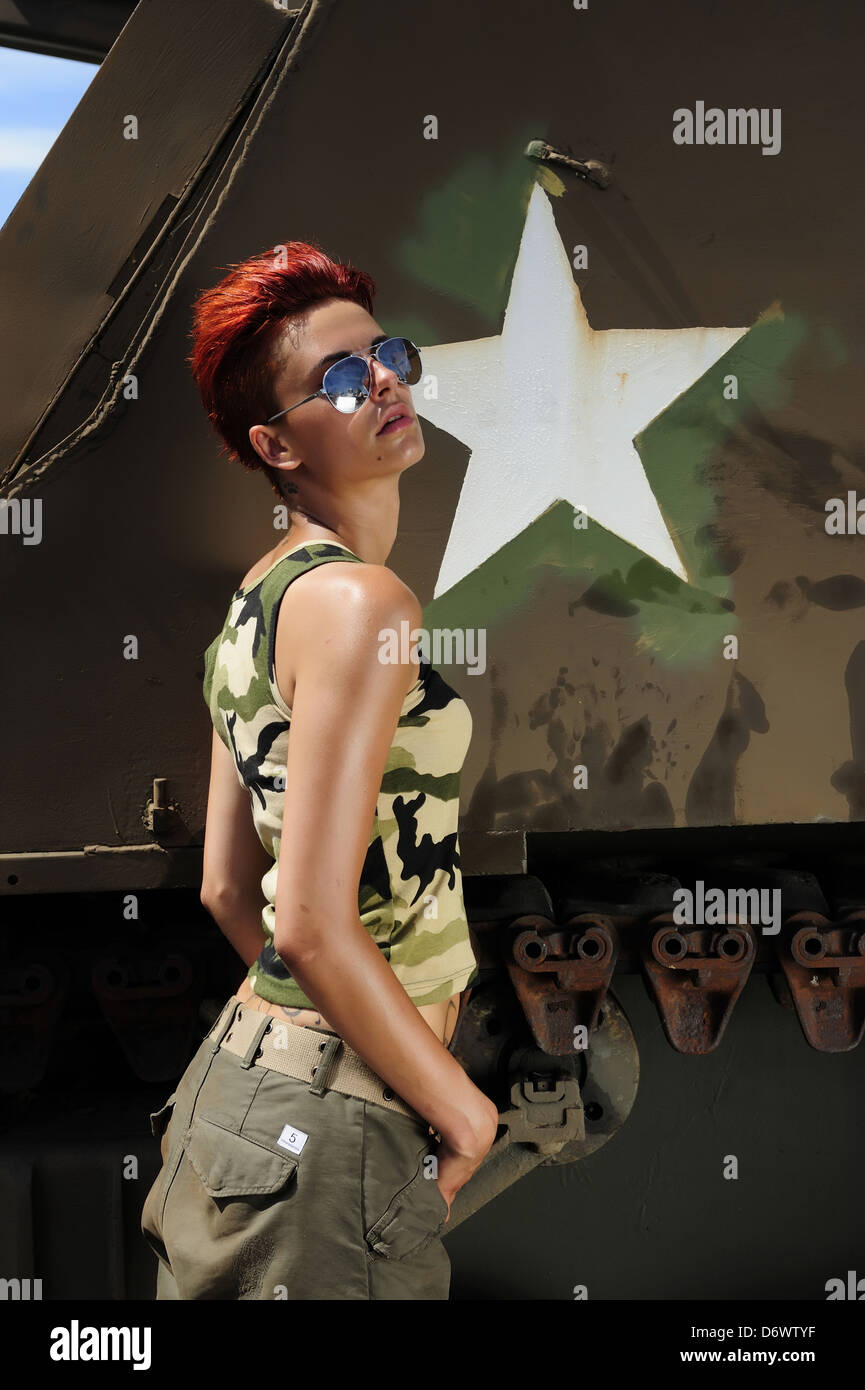 Estilo militar online mujer
