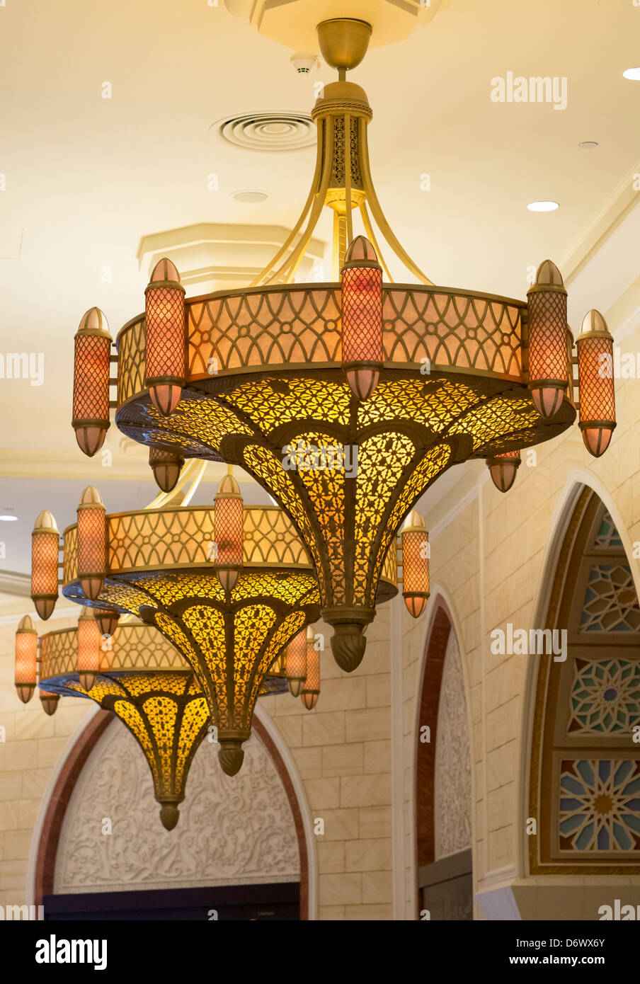 Detalles del Zoco en el interior del centro comercial de Dubai, en los Emiratos Árabes Unidos, EAU Foto de stock