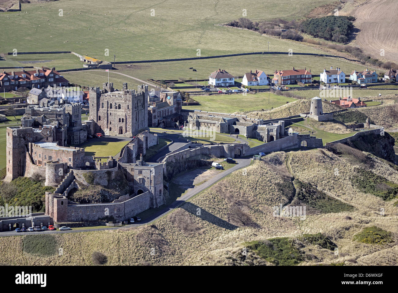 Fotografía aérea de Bamburgh Castle, Northumberland Foto de stock