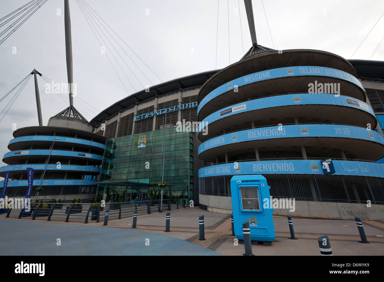 El estadio Etihad Stadium es el hogar de Manchester City Football Club de la Liga Premier Inglesa, uno de los más exitosos clubes en Inglaterra. Foto de stock