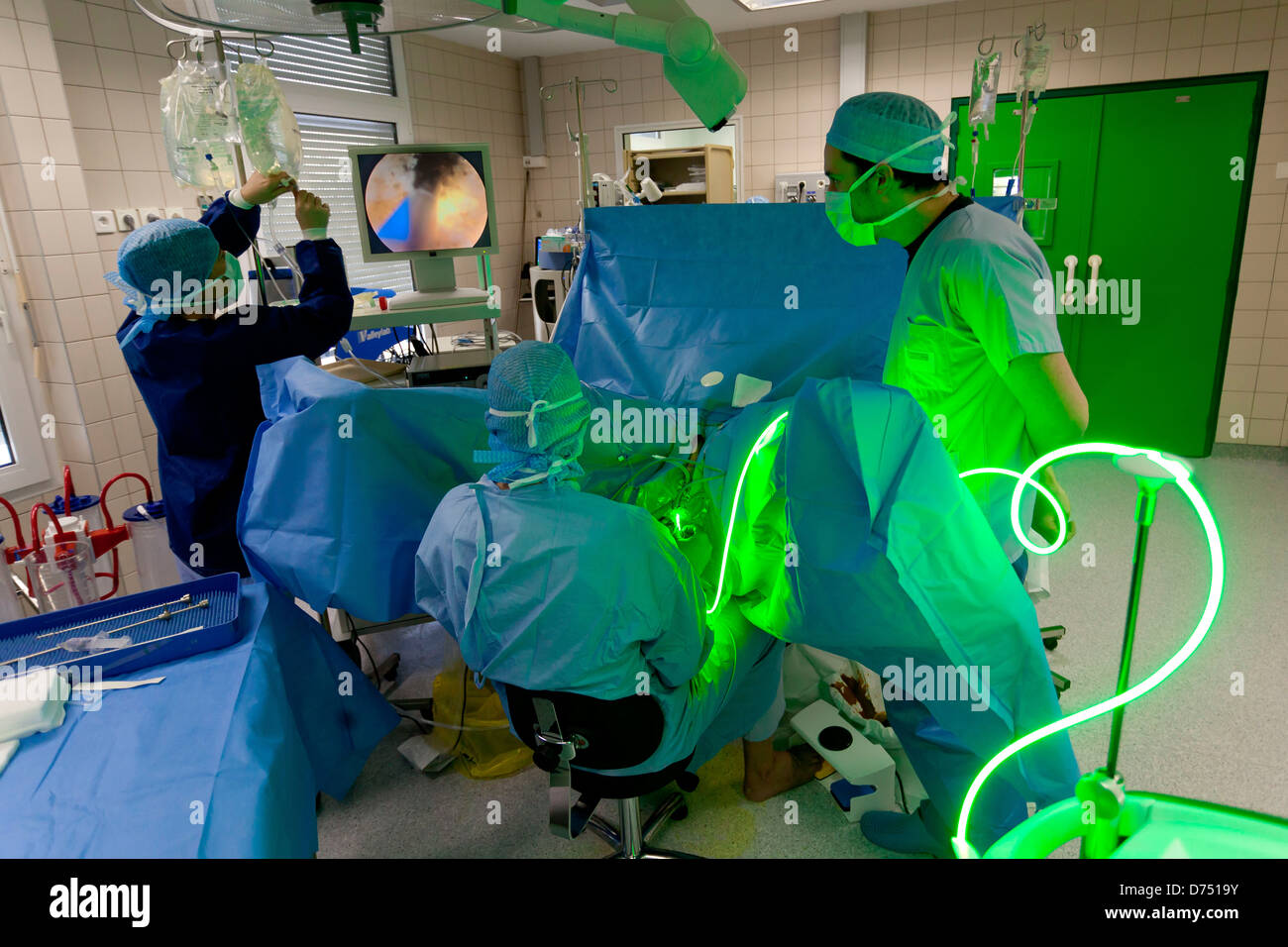 Tratamiento de la hiperplasia prostática benigna (HPB) por Photoselective  la vaporización de la próstata (PVP) mediante sistema láser Greenlight PV  Fotografía de stock - Alamy