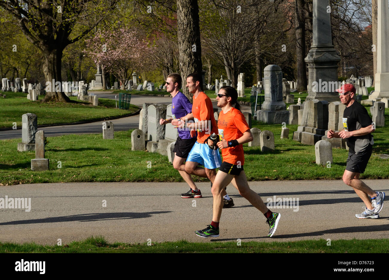 La mitad de corredores de maratón carrera en Rochester, NY Foto de stock