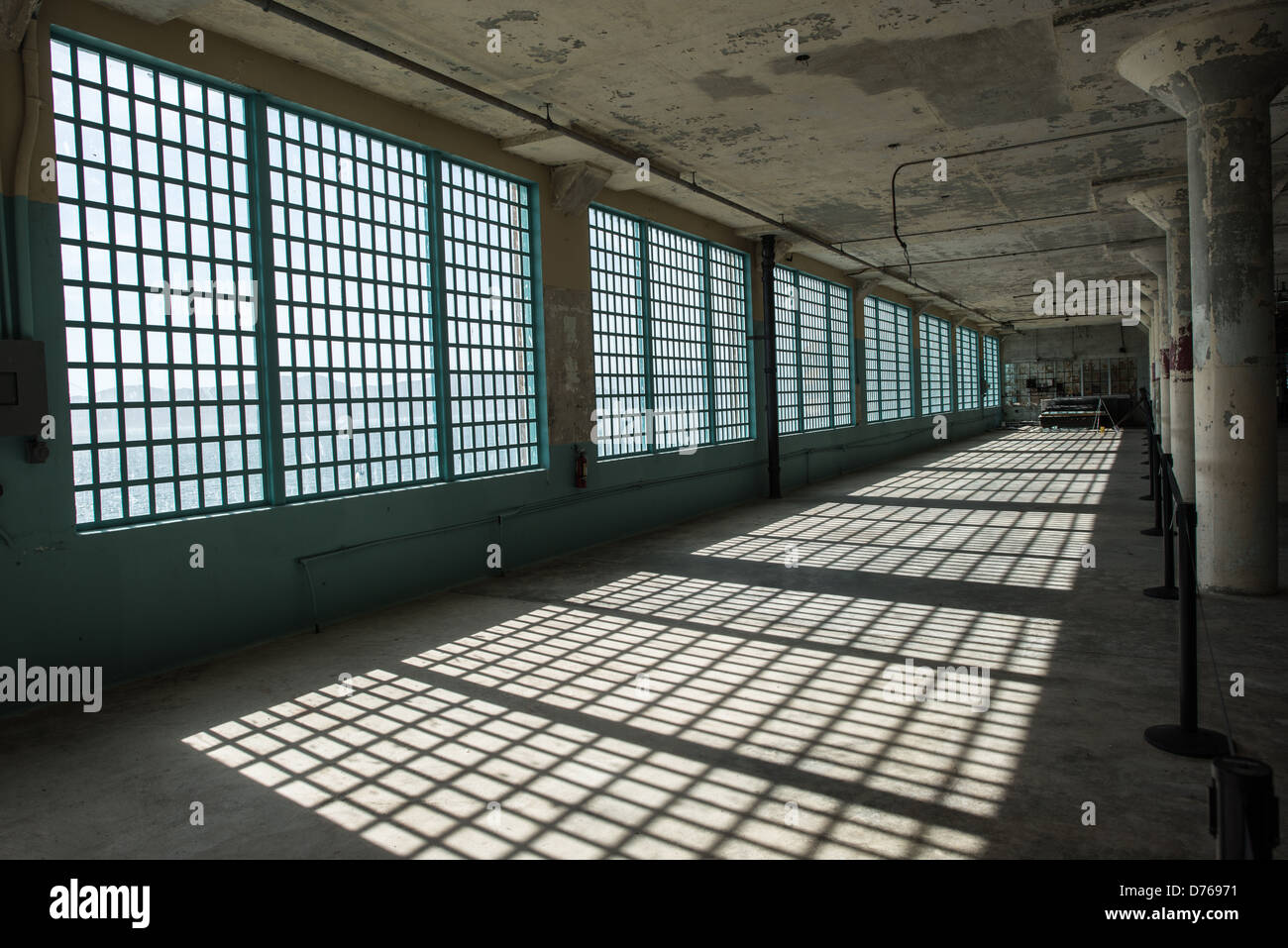 Sombras de la ventana fotografías e imágenes de alta resolución - Alamy