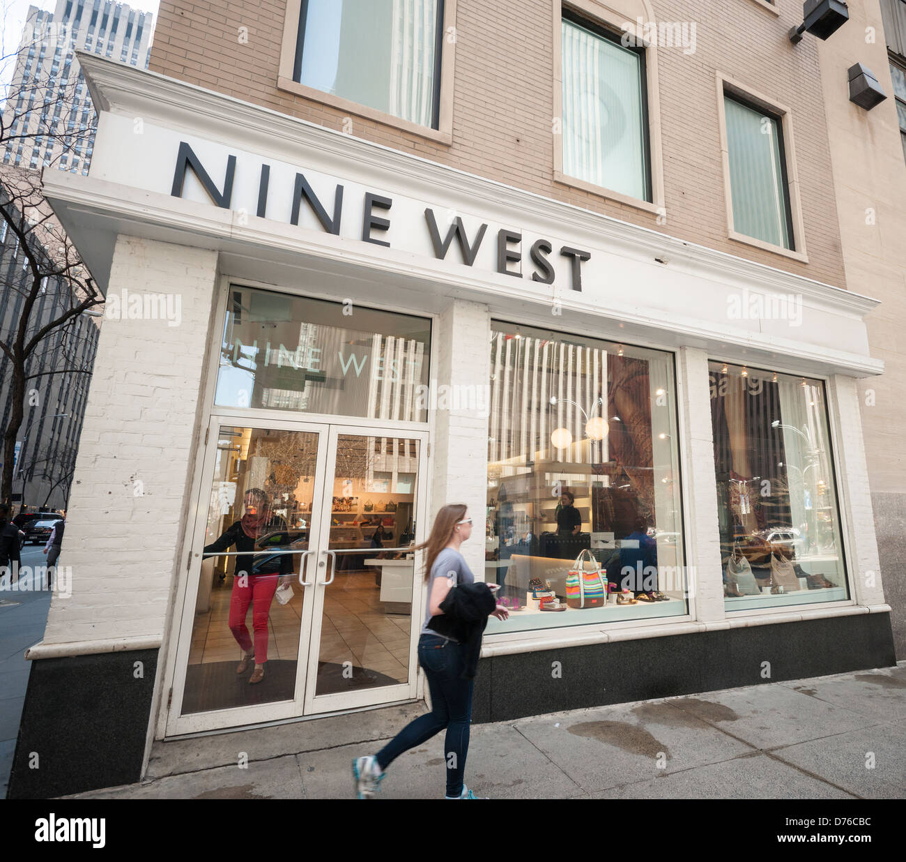 ira milagro Agacharse Una tienda Nine West es visto en Midtown Manhattan, en Nueva York  Fotografía de stock - Alamy