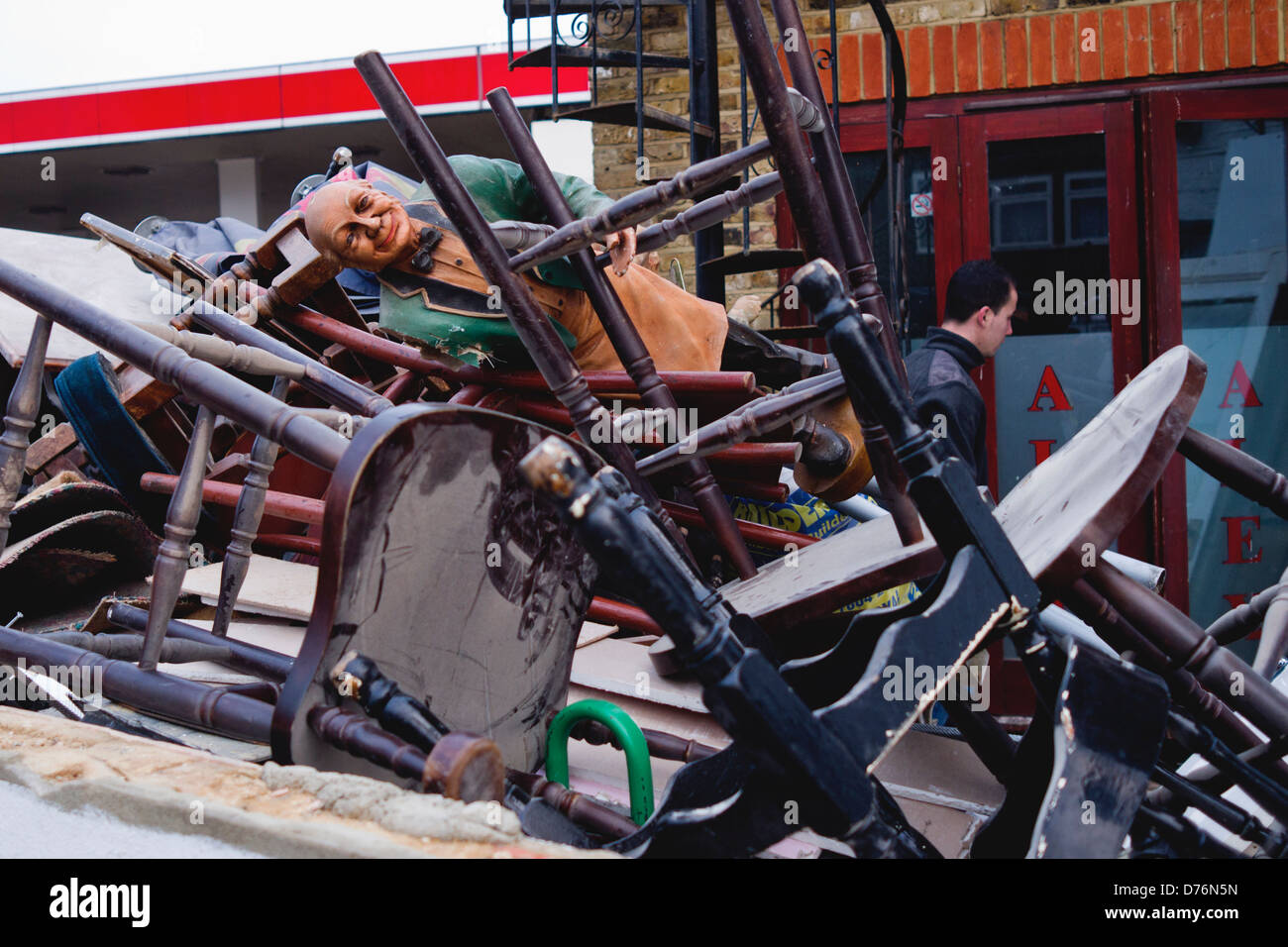 Demolición de pub. Foto de stock