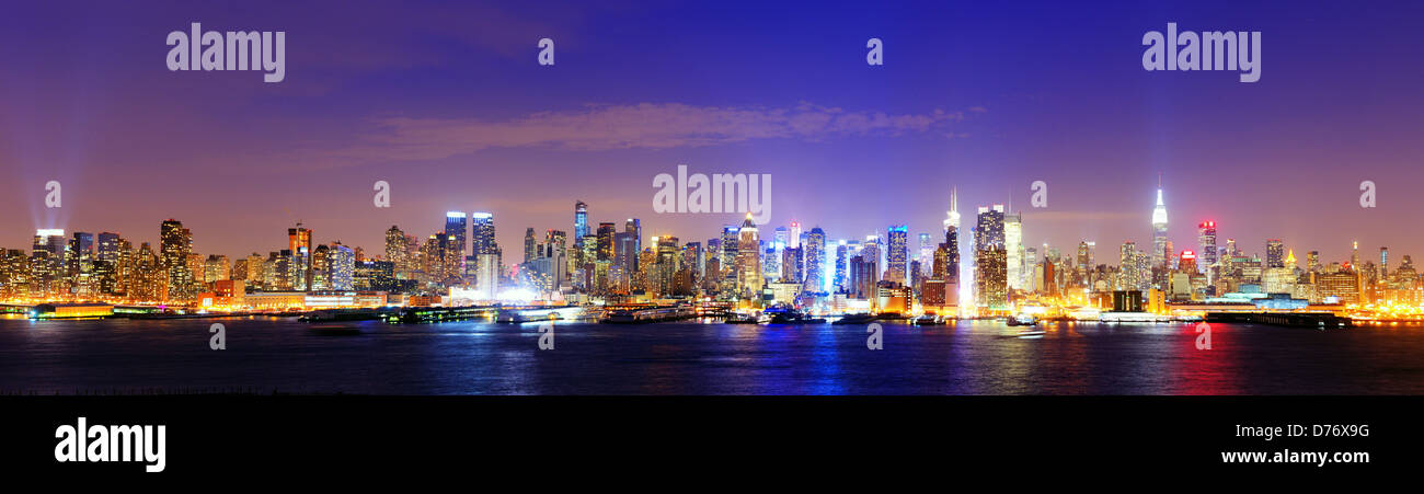 La ciudad de Nueva York el famoso skyline en Midtown Manhattan Foto de stock