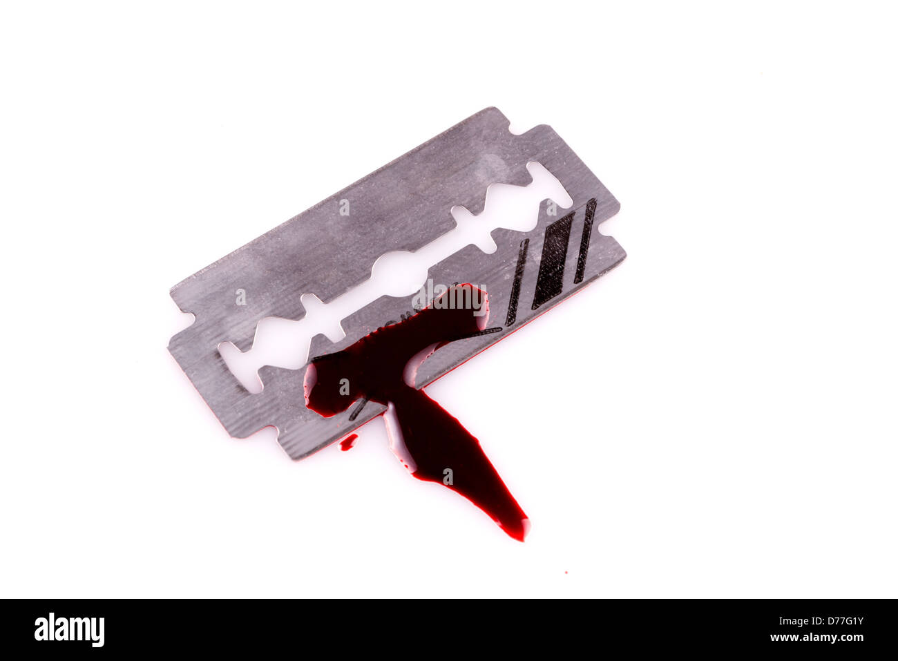Navaja Con Una Gota De Sangre Sobre Fondo Blanco Fotografia De Stock Alamy
