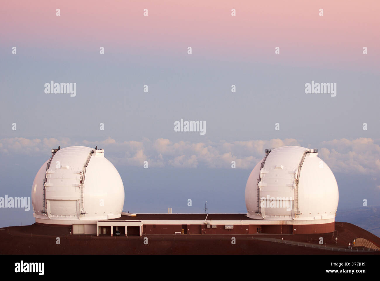 Dos telescopios W. M. Keck de Mauna Kea Islas de Hawai Hawai EE.UU  Fotografía de stock - Alamy