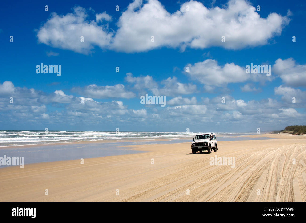 4WD setenta y cinco millas de la playa Isla Fraser Queensland Australia Foto de stock