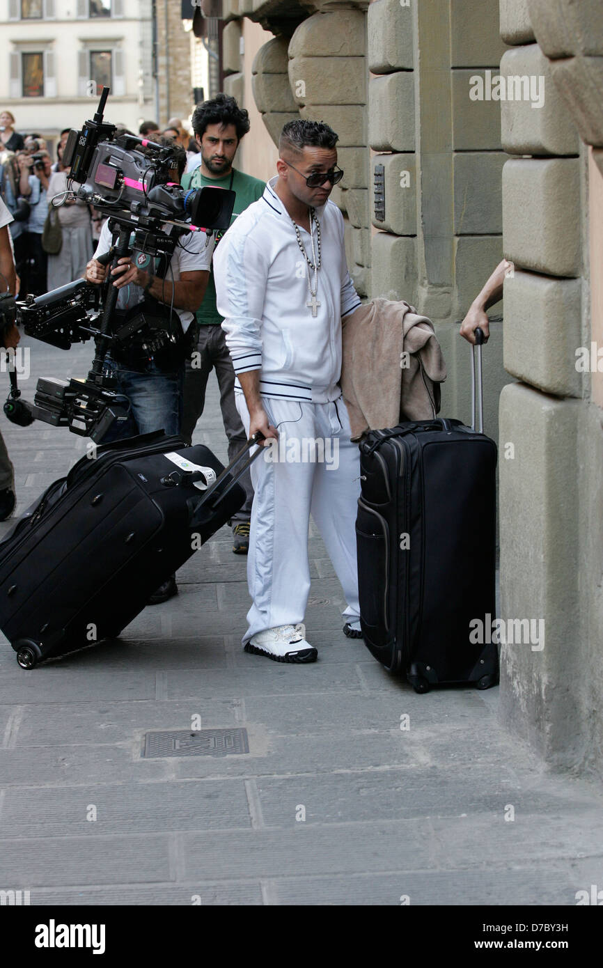 Michael Sorrentino aka la situación "Jersey Shore" emitidos llegan a su  casa de pueblo en Florencia para comenzar el rodaje de la cuarta temporada  de la popular reality show en Florencia, Italia -