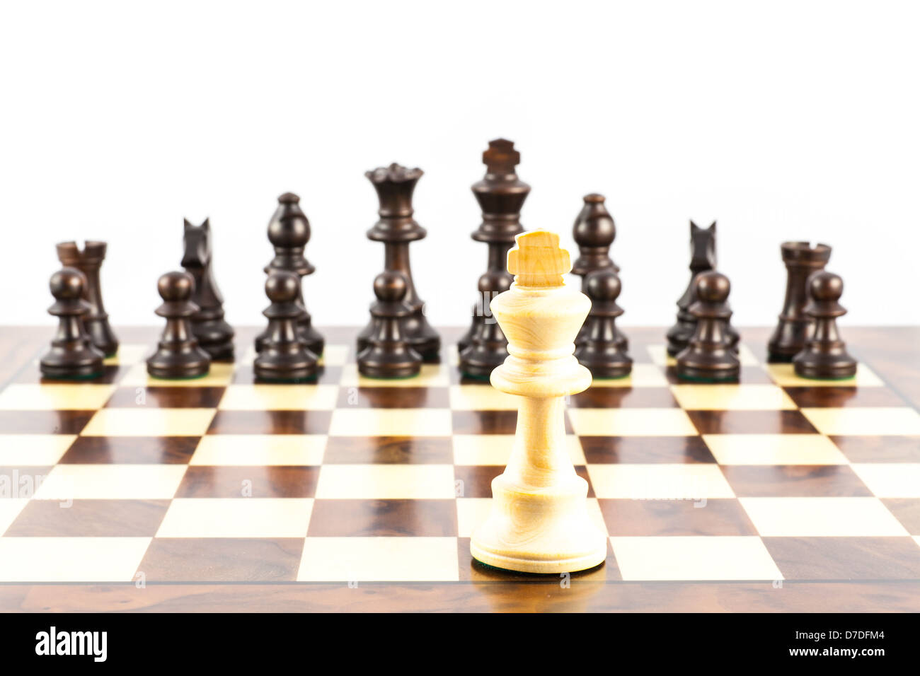 Concepto de elegante estilo Stauton challange con piezas de ajedrez  Fotografía de stock - Alamy