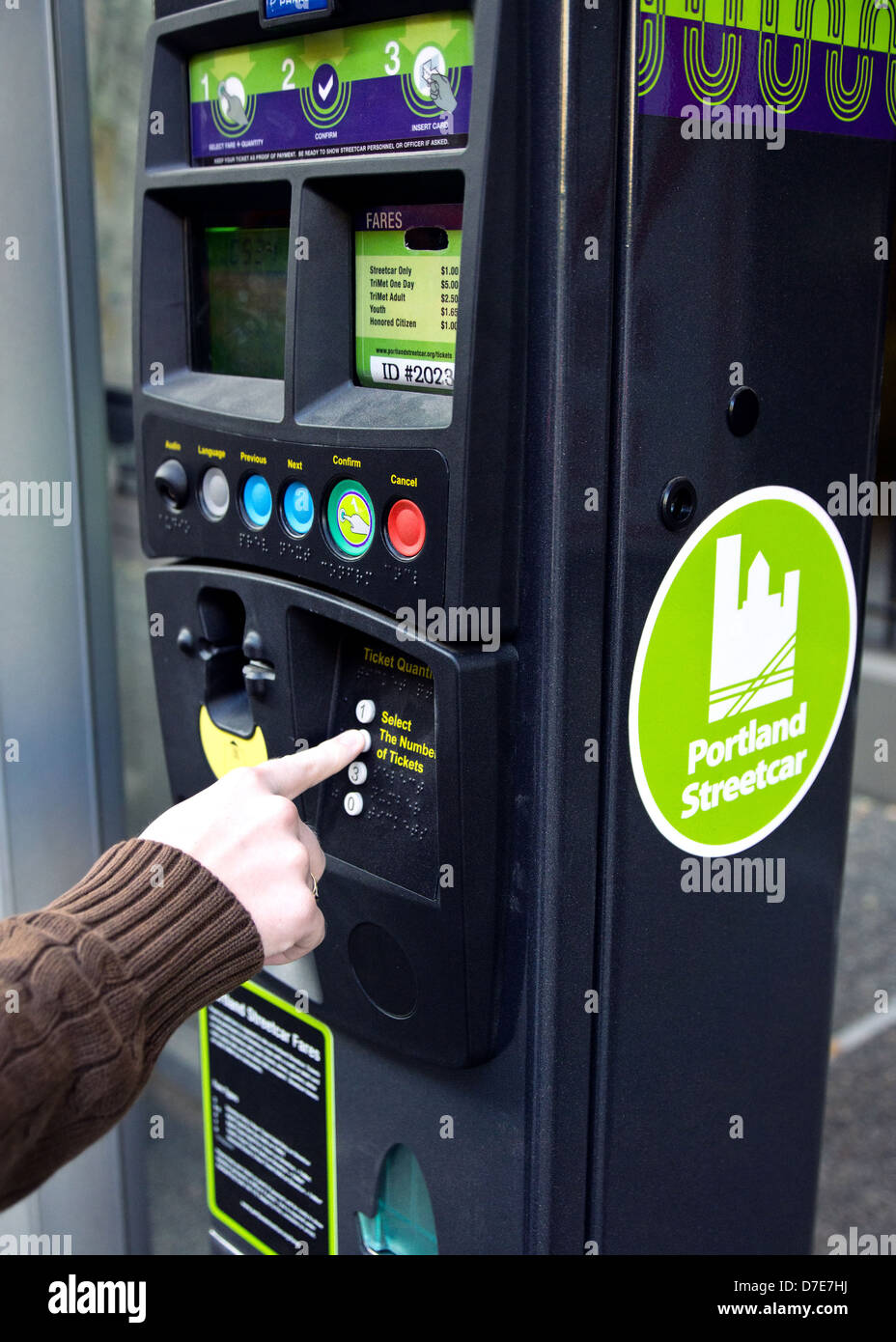 Una máquina para pagar billetes para coger el tranvía de Portland, ubicado en cada parada. Foto de stock