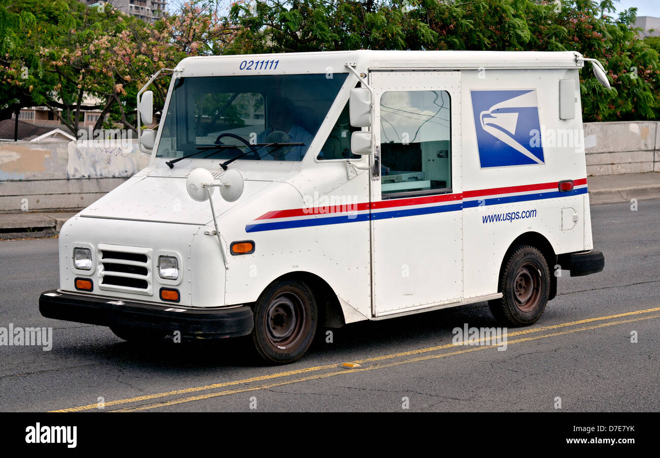 Un camión del servicio postal de entregar el correo a los clientes en Honolulu. Foto de stock