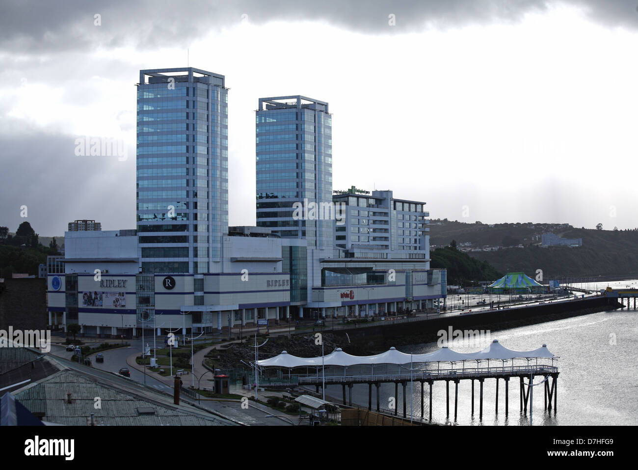 Chile Puerto Montt Torre Plaza Shopping Center Fotografía de stock - Alamy