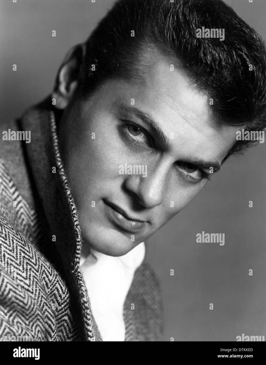 TONY CURTIS actor de cine estadounidense en 1955. Foto de stock