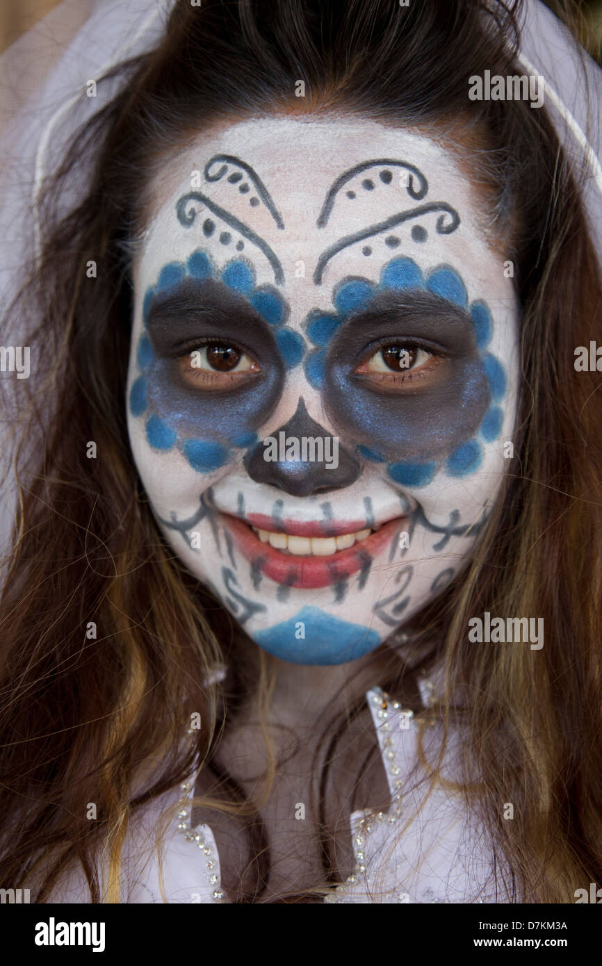 Pátzcuaro, Michoacán, México. Mujer en el maquillaje para el Día de los  muertos Fotografía de stock - Alamy