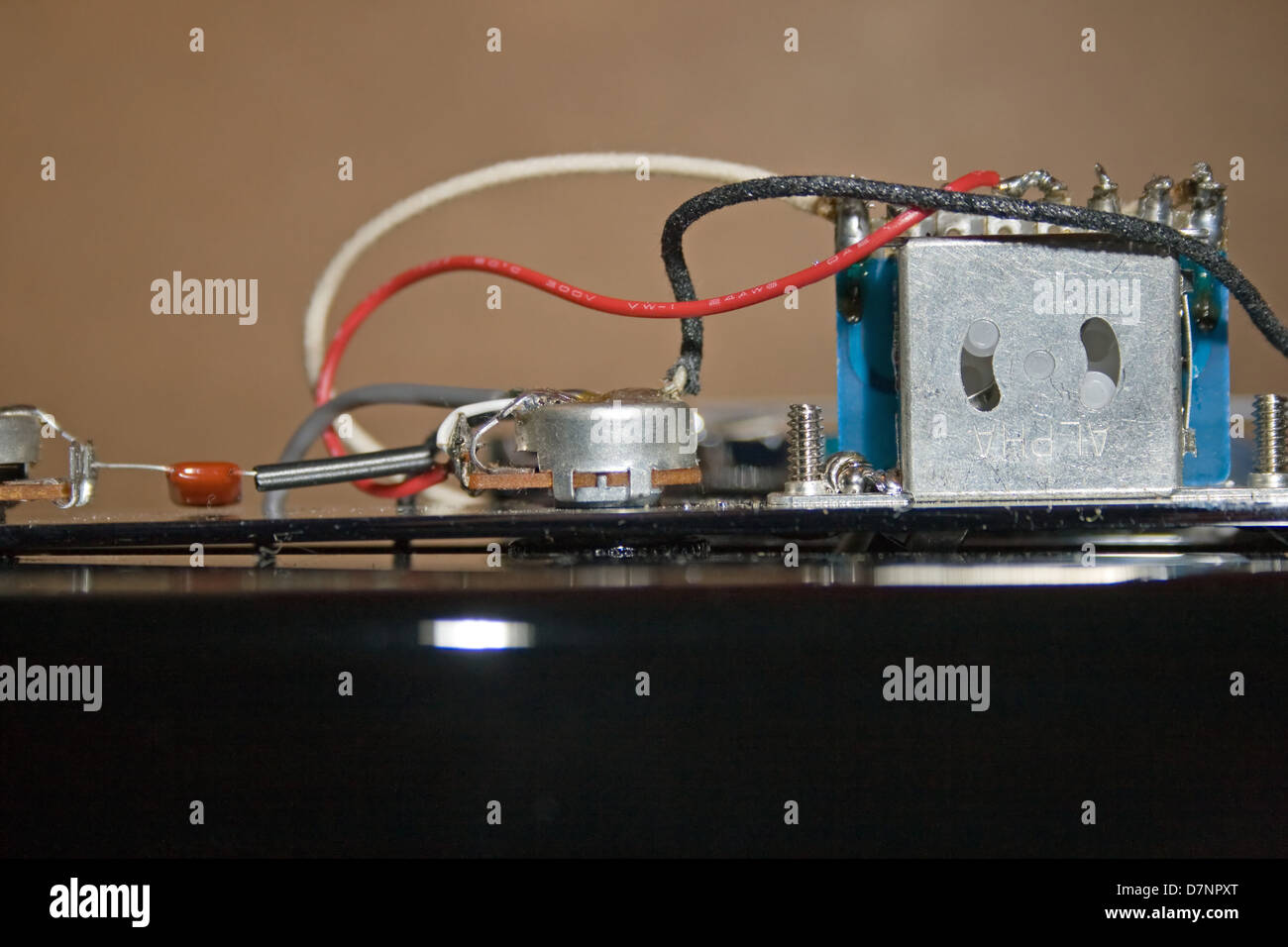 Cableado de guitarra electrica fotografías e imágenes de alta resolución -  Alamy