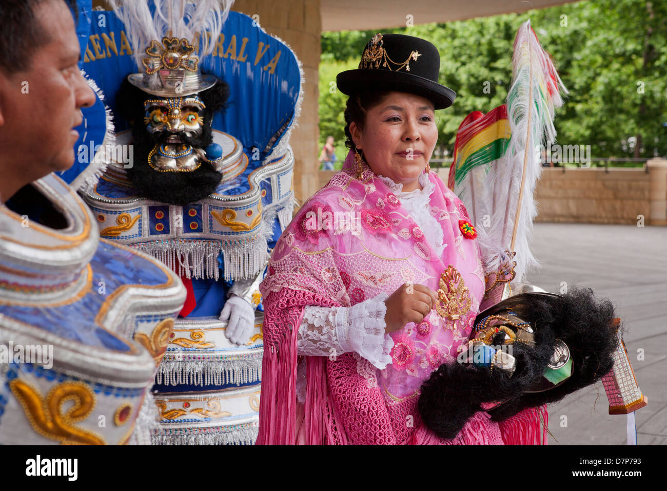 Bolivian dance fotografías e imágenes de alta resolución - Alamy