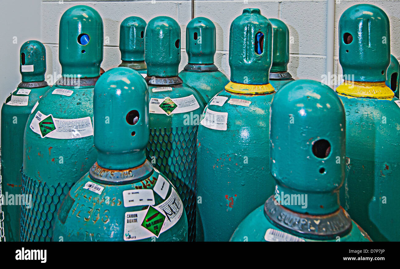 Los cilindros de gas comprimido Foto de stock