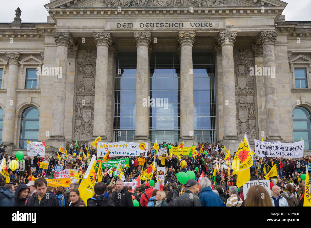 Movimiento antinuclear fotografías e imágenes de alta resolución Alamy