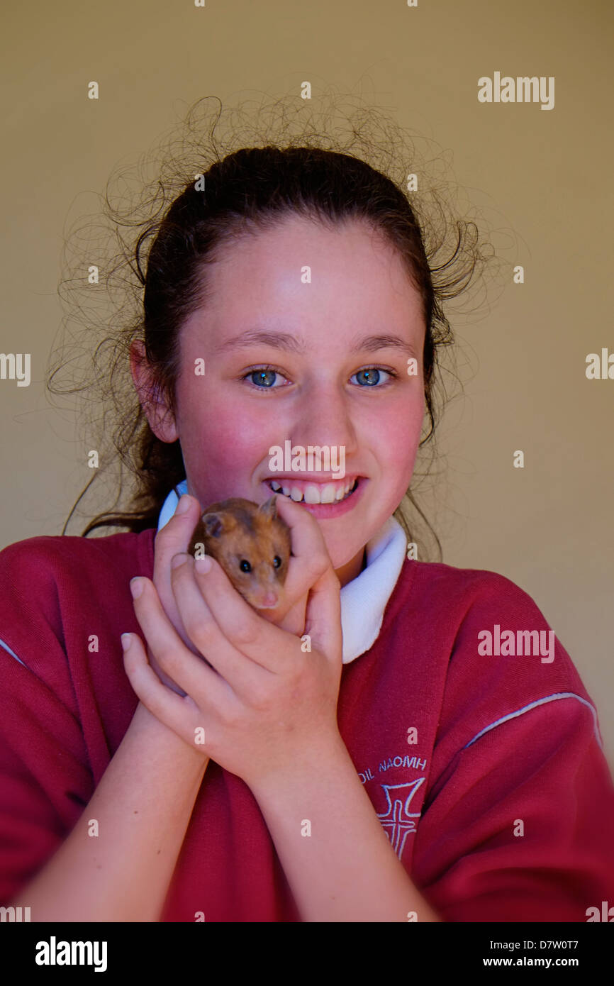 Young girl hamster fotografías e imágenes de alta resolución Alamy
