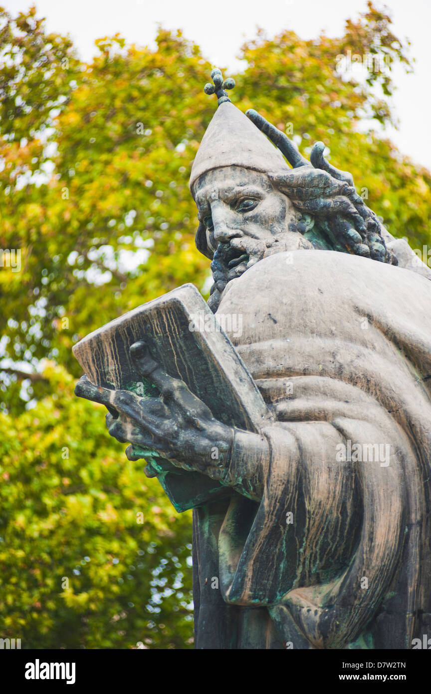 Estatua de Gregorio de Nin (estatua de Grgur Ninski), Split, Dalmacia, Croacia Foto de stock
