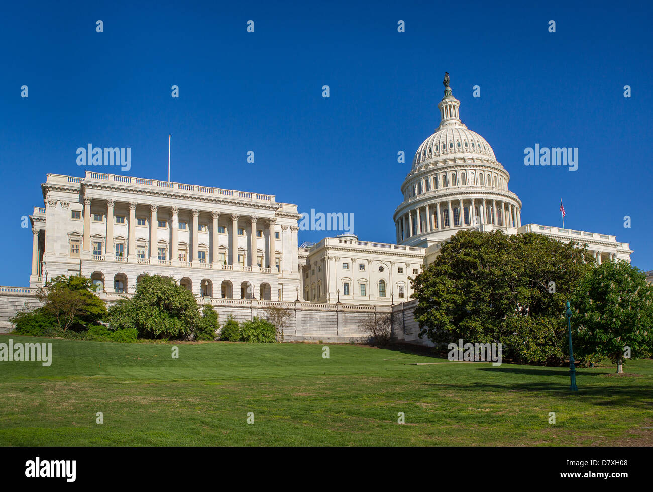 WASHINGTON, DC, Estados Unidos - El Senado de los Estados Unidos, a la izquierda, y EE.UU Captol Dome, en Capitol Hill. Foto de stock