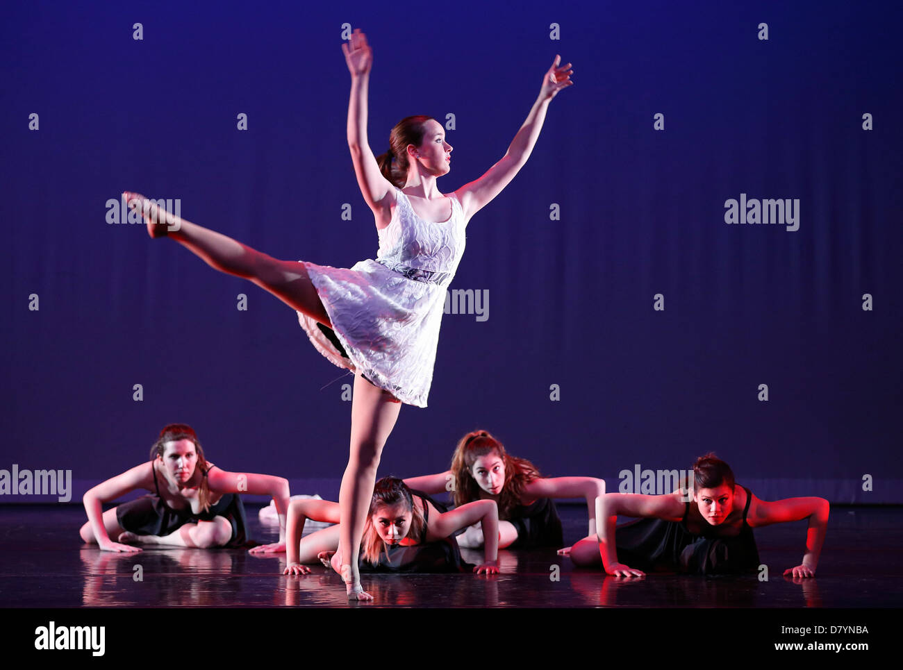 Estudiante de la High School secundaria Dance Theatre performance Foto de stock