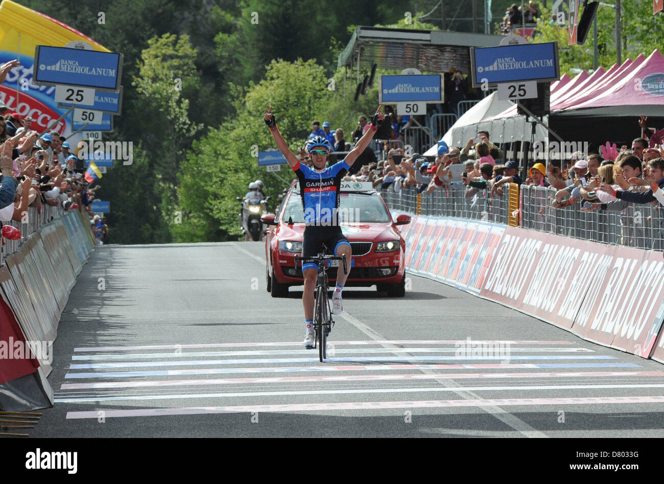 Vajont, Italia. El 15 de mayo de 2013.Ramunas Navardauskas victorias de etapa 11 del Giro d'Italia Tarvisio a Vajont Foto de stock