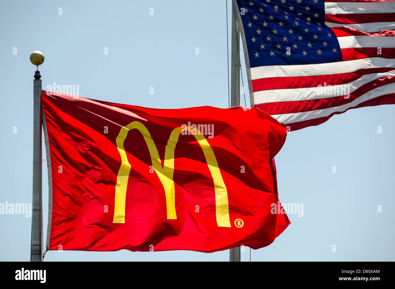 Bandera de mcdonalds fotografías e imágenes de alta resolución - Alamy