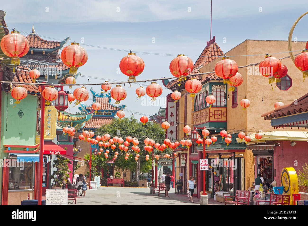 Linternas chinas en el Chinatown de Los Angeles, California Foto de stock